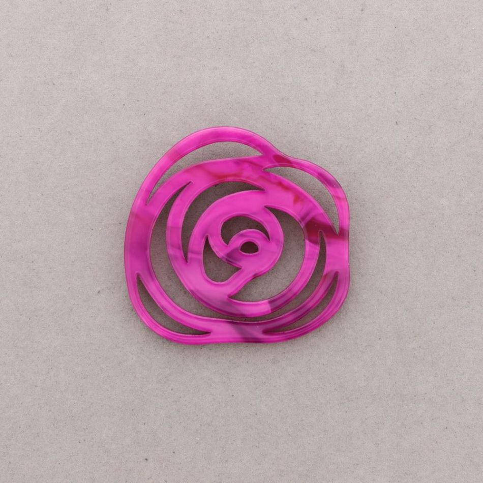 OPENWORK RESIN FLOWER BROOCH