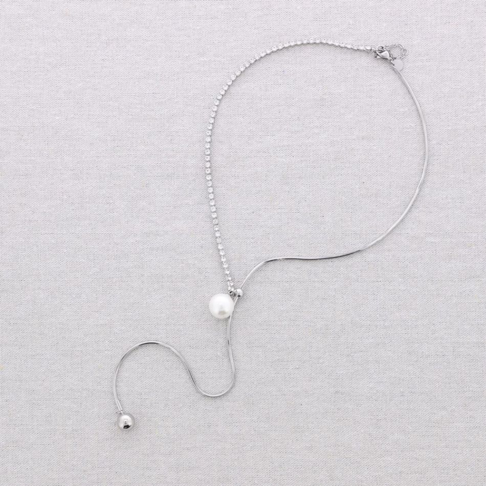 ADJUSTABLE STEEL CHAIN NECKLACE WITH CRYSTALS AND BALLS