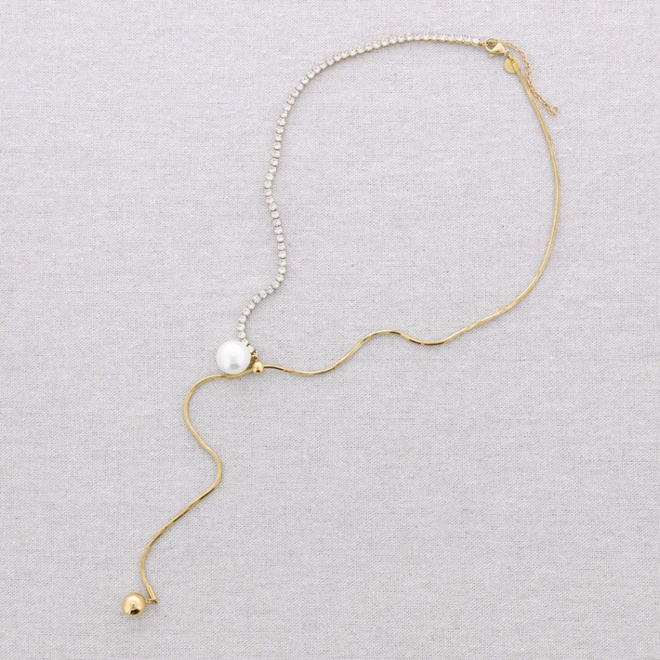 ADJUSTABLE STEEL CHAIN NECKLACE WITH CRYSTALS AND BALLS