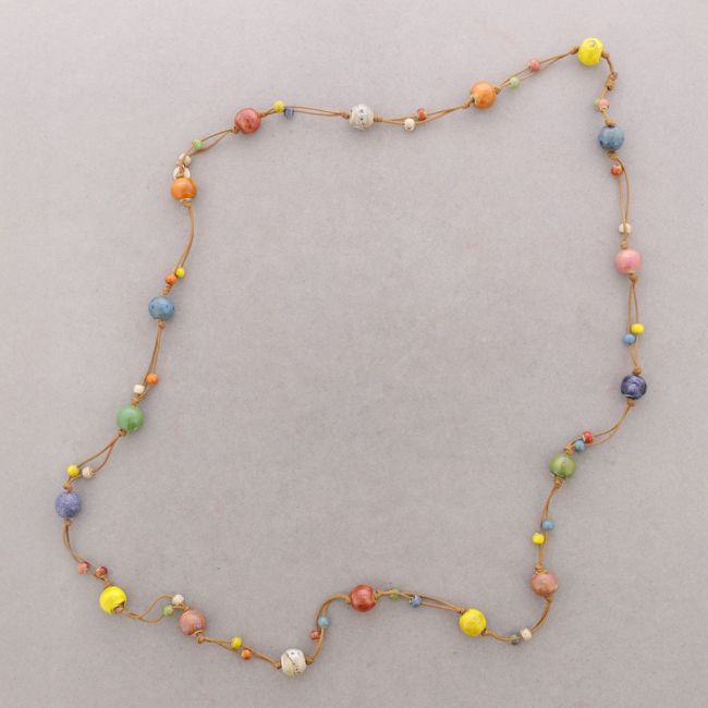 LONG NECKLACE WITH CERAMIC BEADS