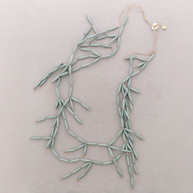 LONG DOUBLE BEAD NECKLACE WITH RESIN FRINGE