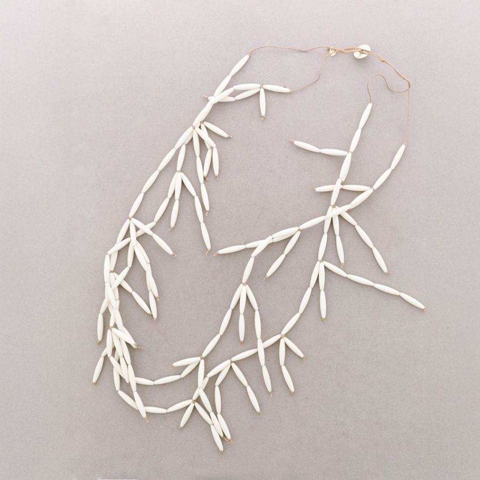LONG DOUBLE BEAD NECKLACE WITH RESIN FRINGE