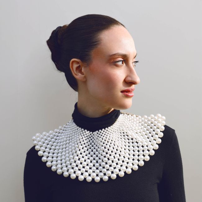 BIB NECKLACE WITH BALLS