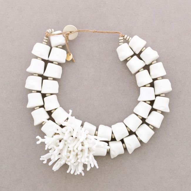 GARGANTILLA DOBLE CUENTAS COLGANTE FLOR CORAL RESINA