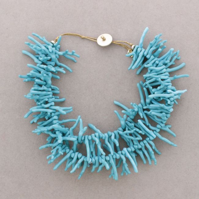 DOUBLE CHOKER WITH CORAL BEADS AND RESIN