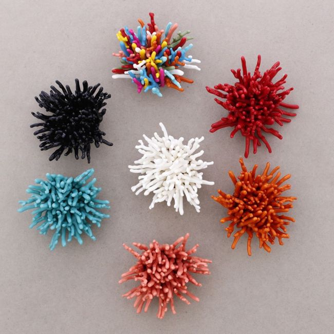 BROCHE FLOR CORAL RESINA