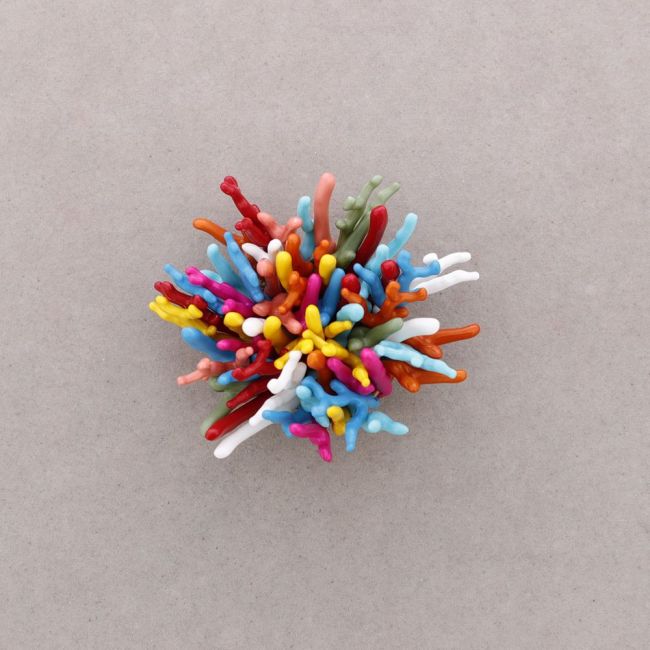 BROCHE FLOR CORAL RESINA