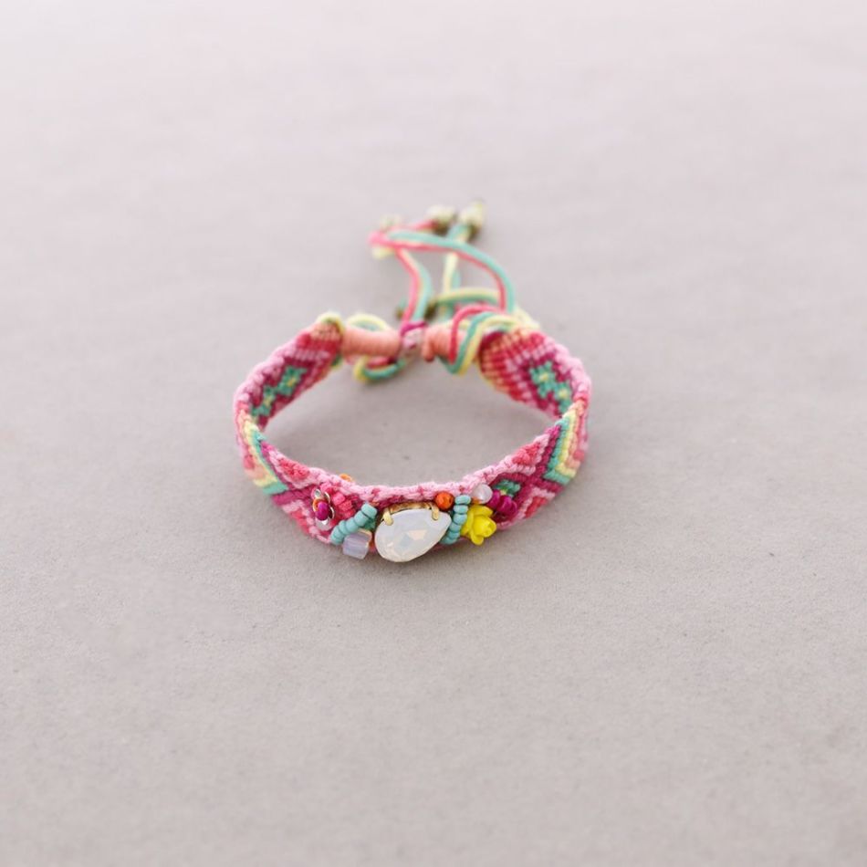 ETHNIC BEAD BRACELET