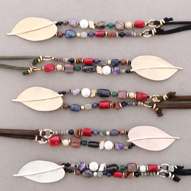 LONG CORD PENDANT NECKLACE FILIGREE LEAF WITH IRREGULAR METAL STONES