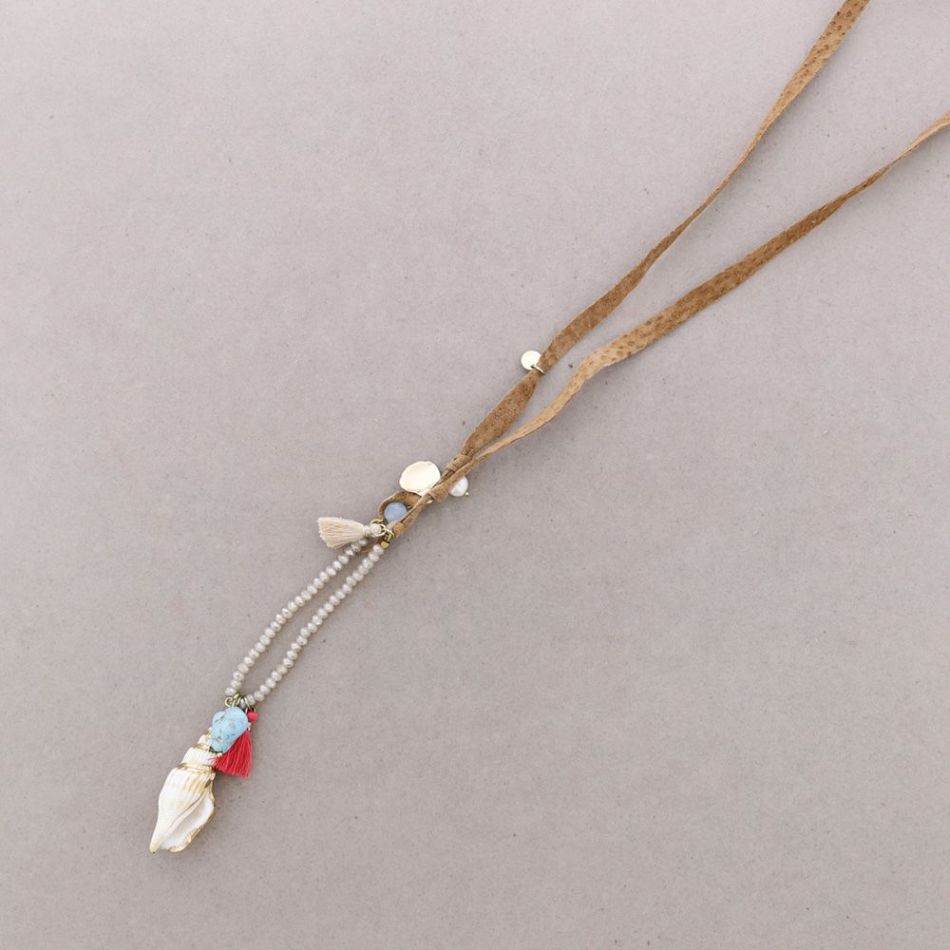 COLLAR LARGO PIEL CRISTALES CARACOLA