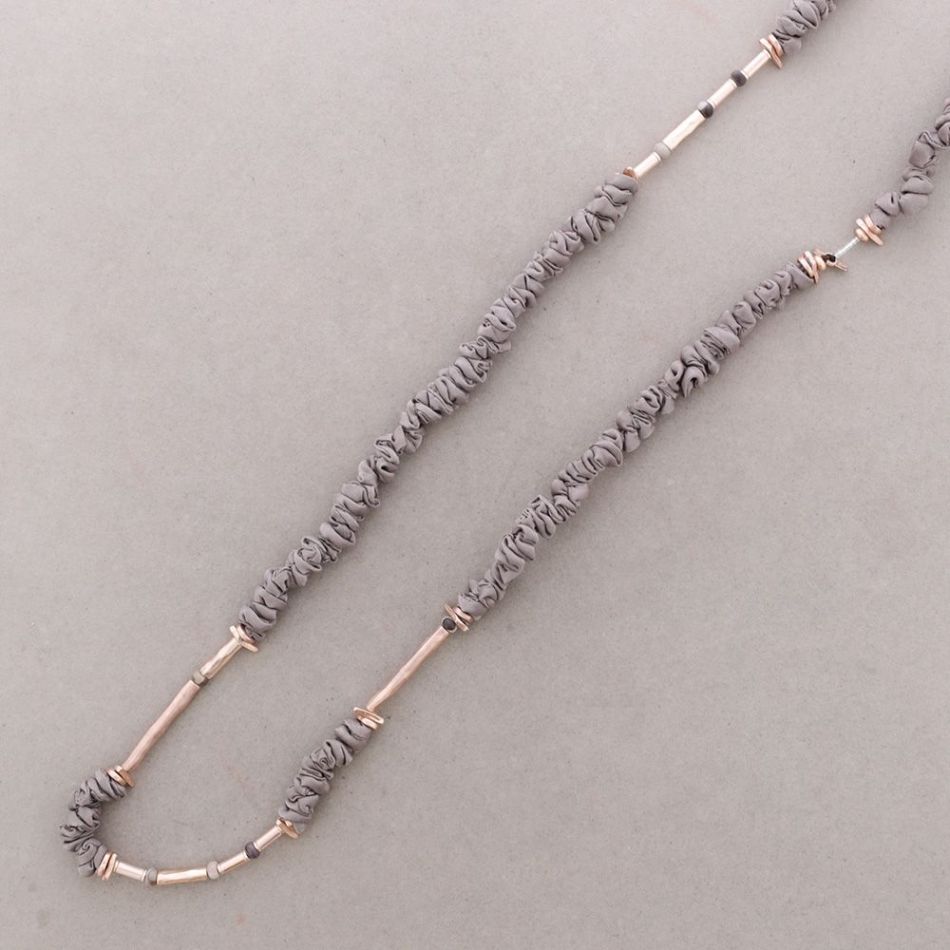 COLLAR LARGO RUGOSO PIEDRAS CUENTAS METAL