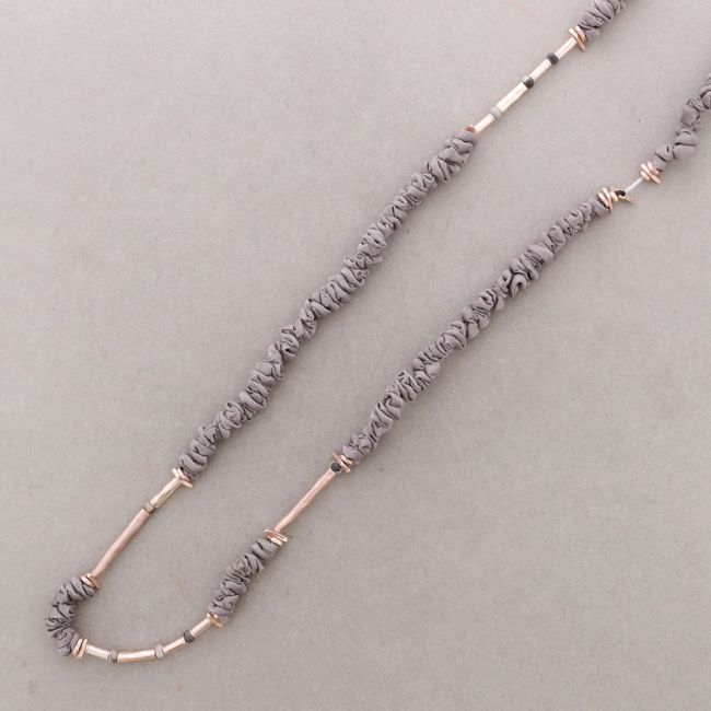 COLLAR LARGO RUGOSO PIEDRAS CUENTAS METAL
