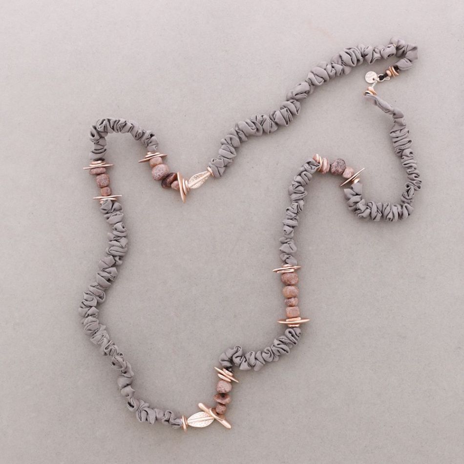 COLLAR LARGO RUGOSO PIEDRAS CUENTAS METAL