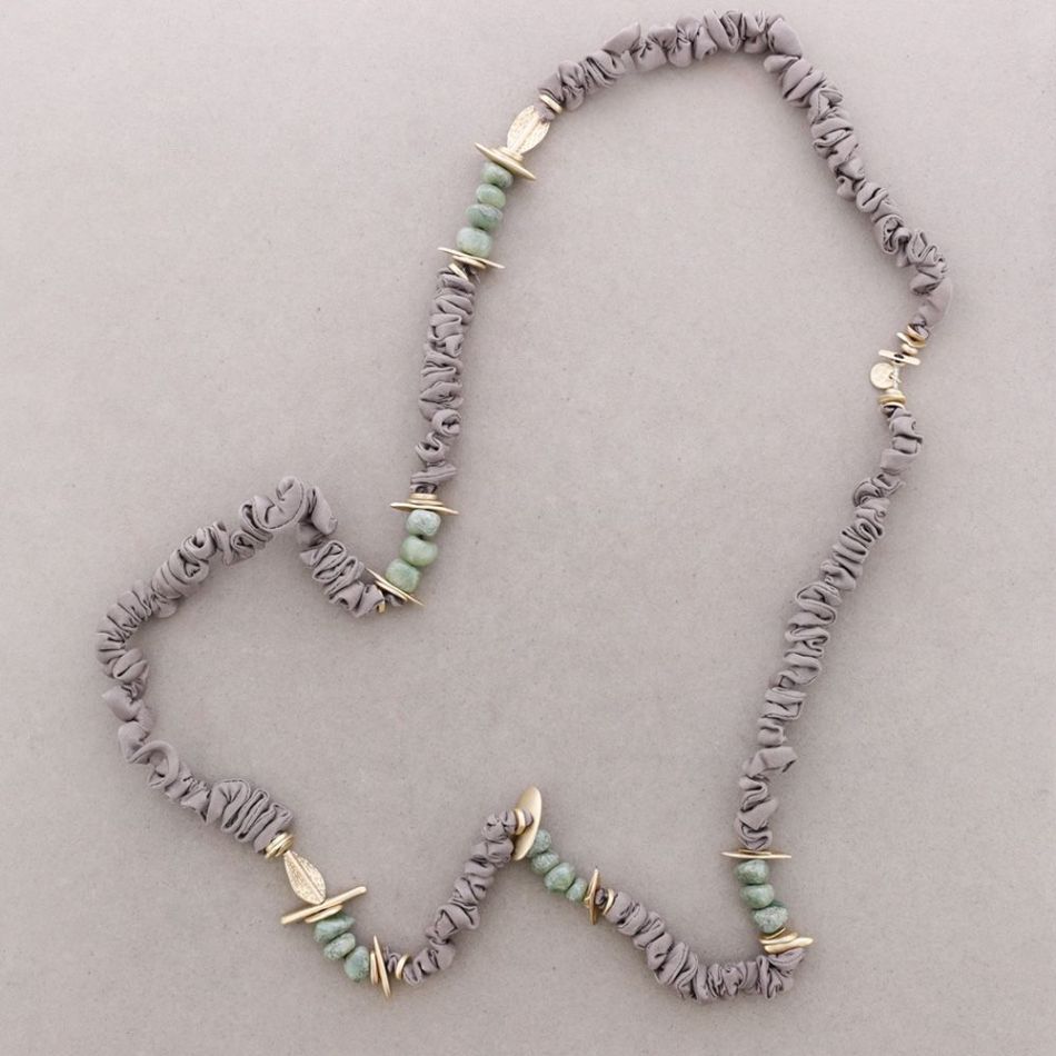 COLLAR LARGO RUGOSO PIEDRAS CUENTAS METAL