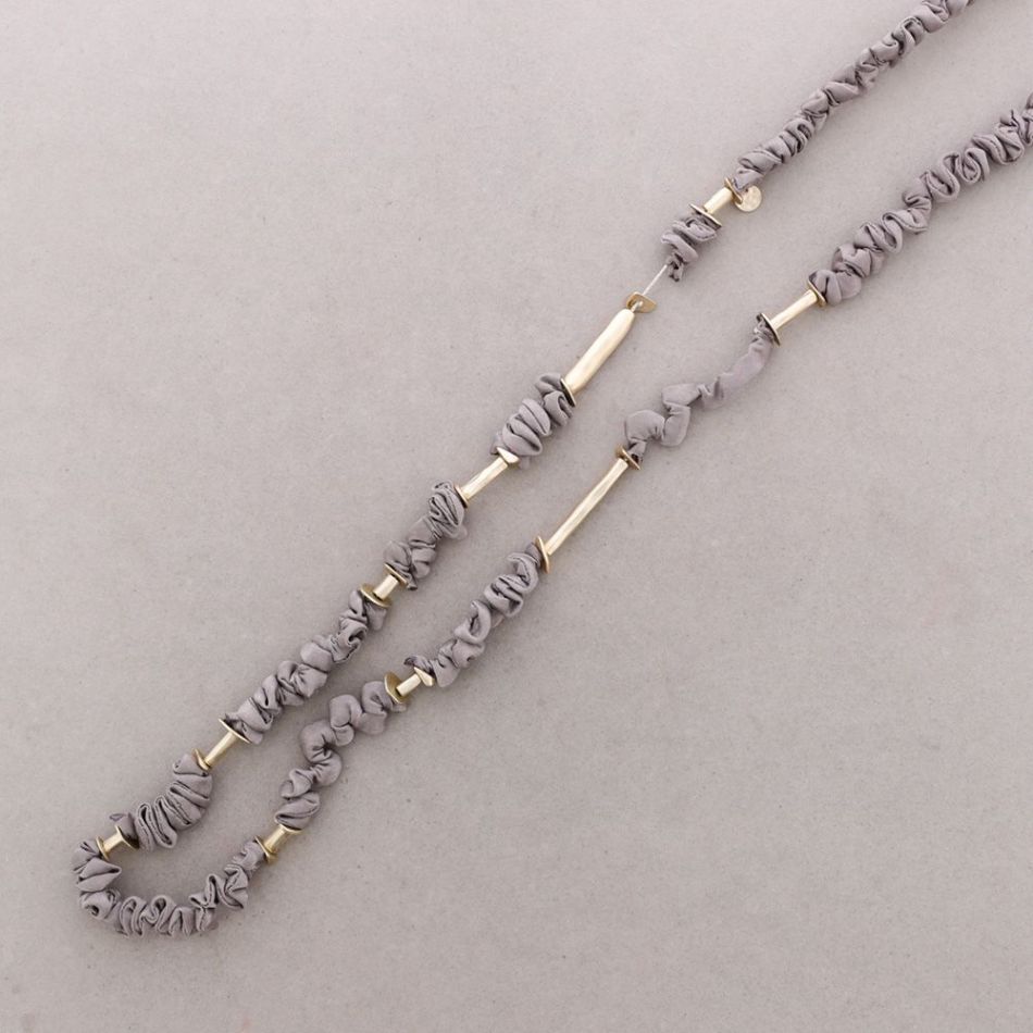 COLLAR LARGO RUGOSO CUENTAS METAL
