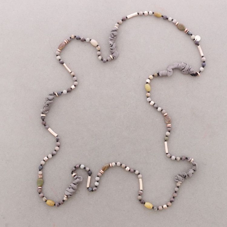 COLLAR LARGO CUENTAS METAL PIEDRAS