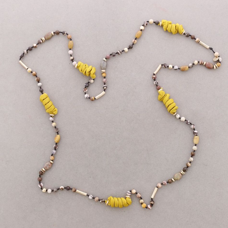 LONG NECKLACE METAL STONE BEADS