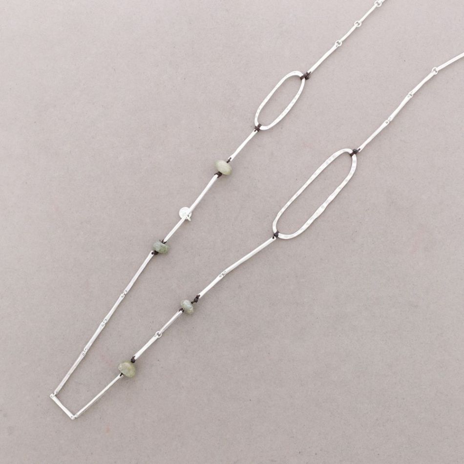COLLAR LARGO TUBOS METAL PIEDRAS