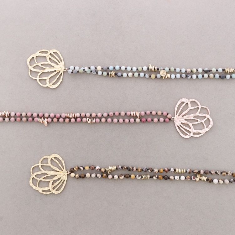 LONG NECKLACE STONES METAL PENDANT 2