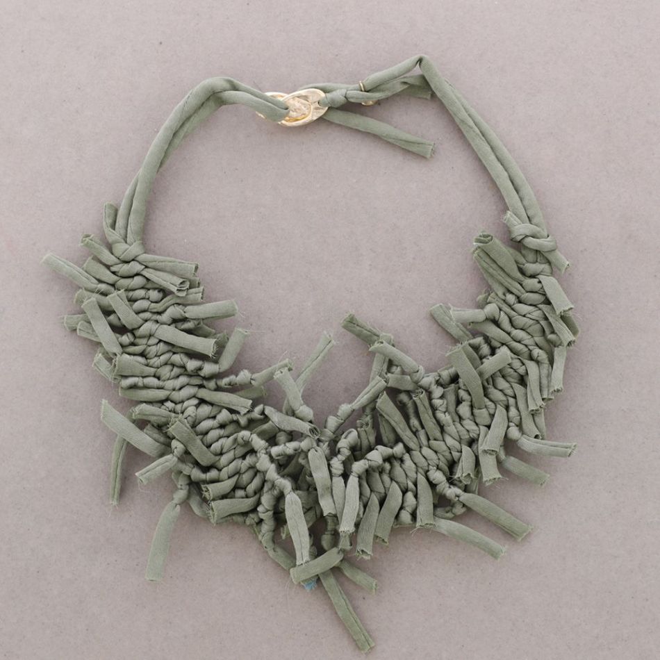 MULTI-KNOT FABRIC SHORT NECKLACE