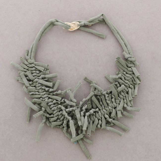MULTI-KNOT FABRIC SHORT NECKLACE