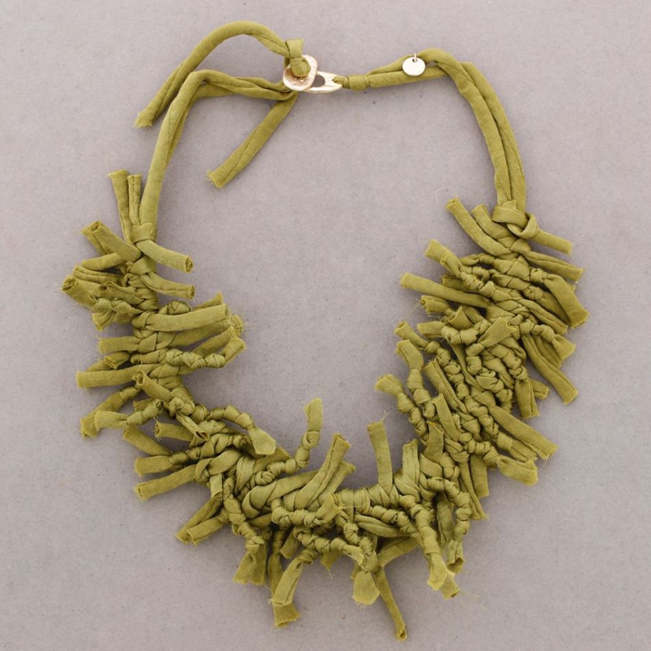 MULTI-KNOT FABRIC SHORT NECKLACE