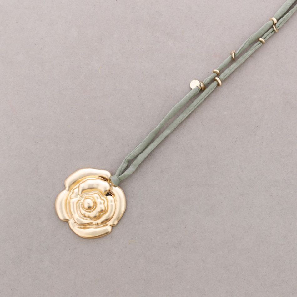 METAL FLOWER PENDANT LONG NECKLACE