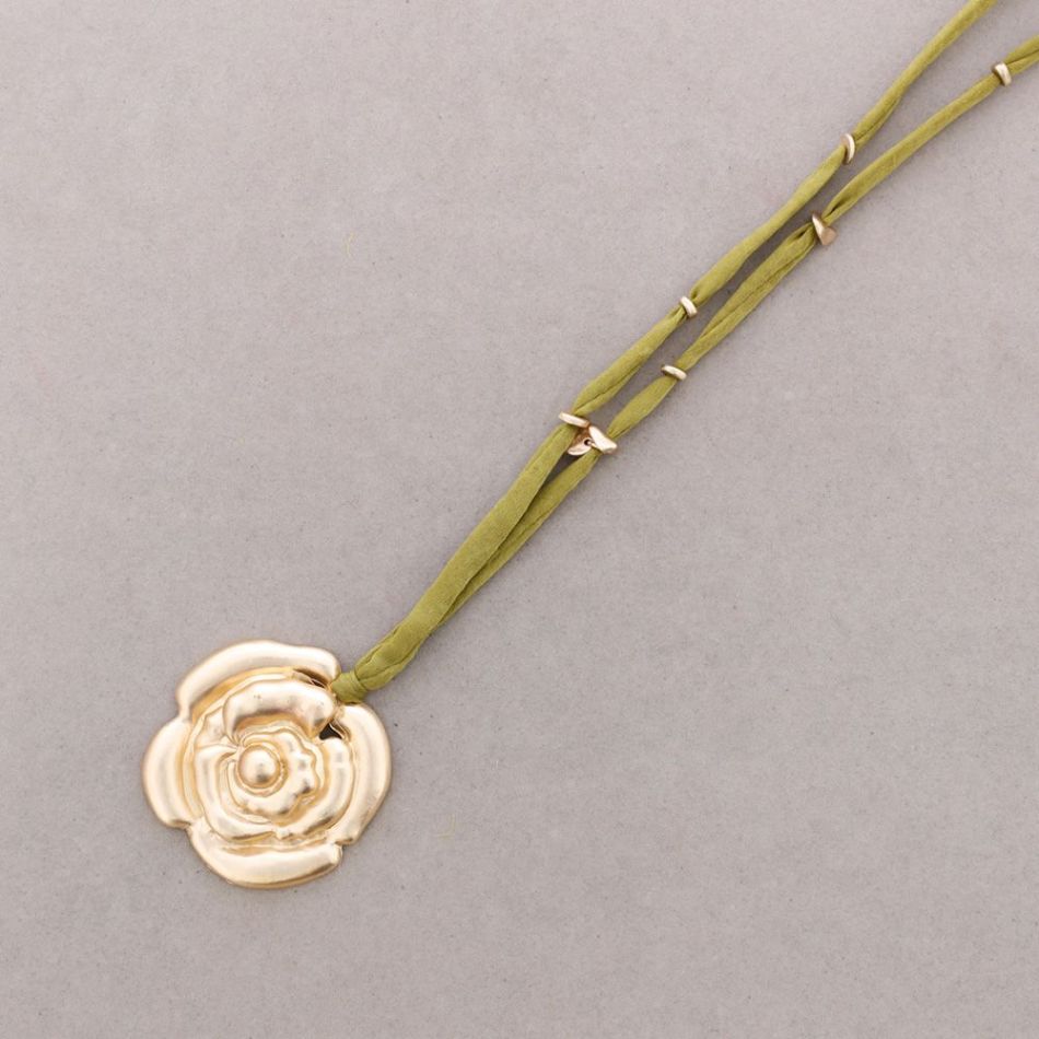 COLLAR LARGO COLGANTE FLOR METAL