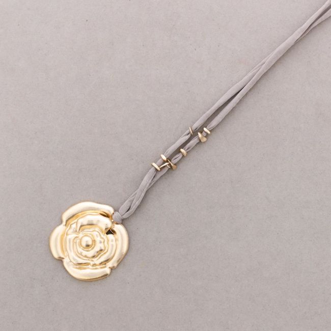 METAL FLOWER PENDANT LONG NECKLACE