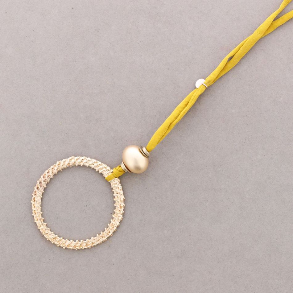 LONG NECKLACE WITH METAL RING PENDANT