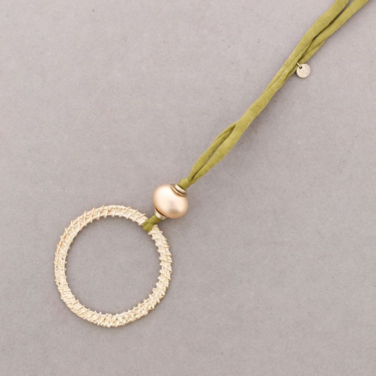 COLLAR LARGO COLGANTE ANILLA METAL