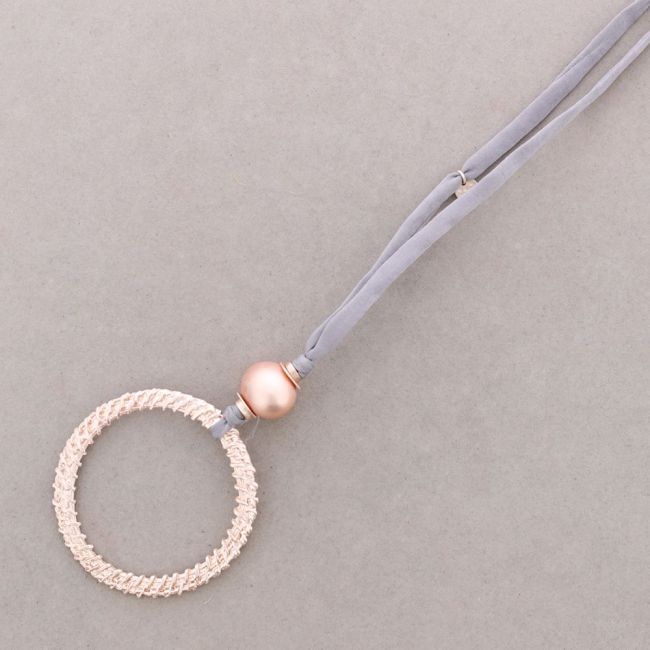 LONG NECKLACE WITH METAL RING PENDANT