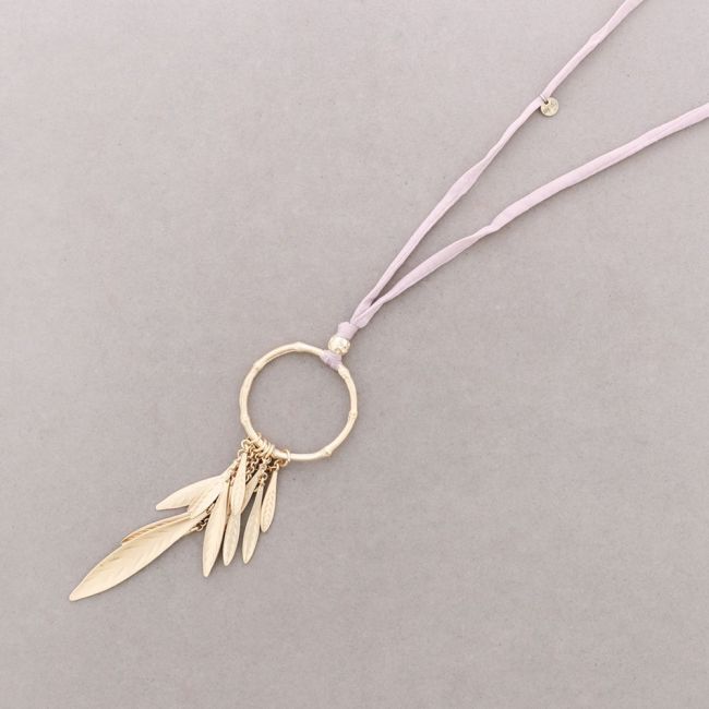 LONG NECKLACE WITH METAL RING PENDANT LEAF PENDANTS