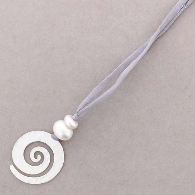 METAL SPIRAL PENDANT LONG NECKLACE