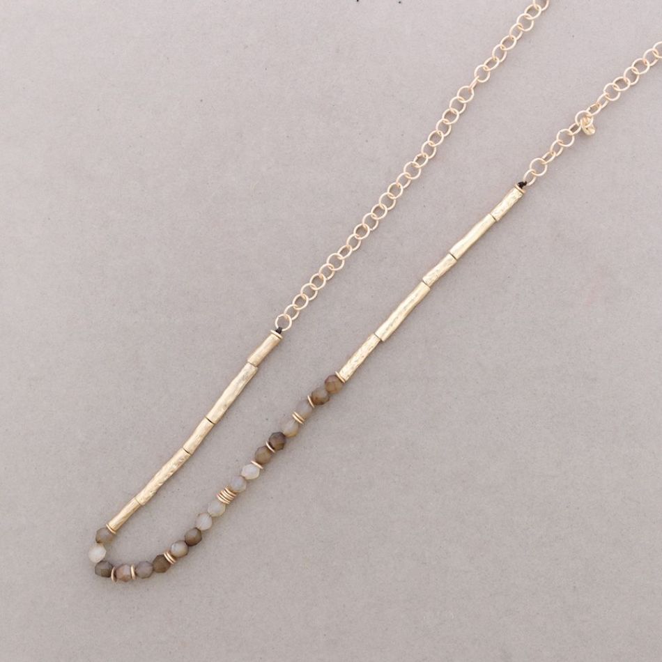 LONG NECKLACE METAL STONE BEADS