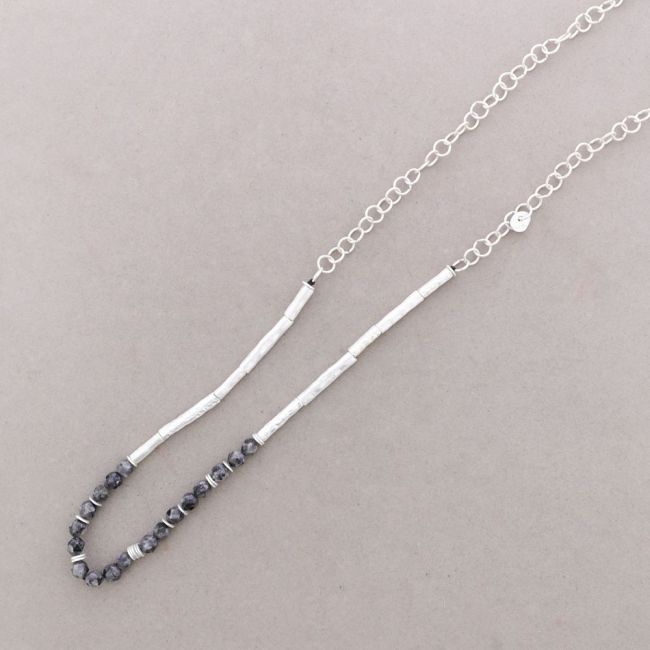 LONG NECKLACE METAL STONE BEADS