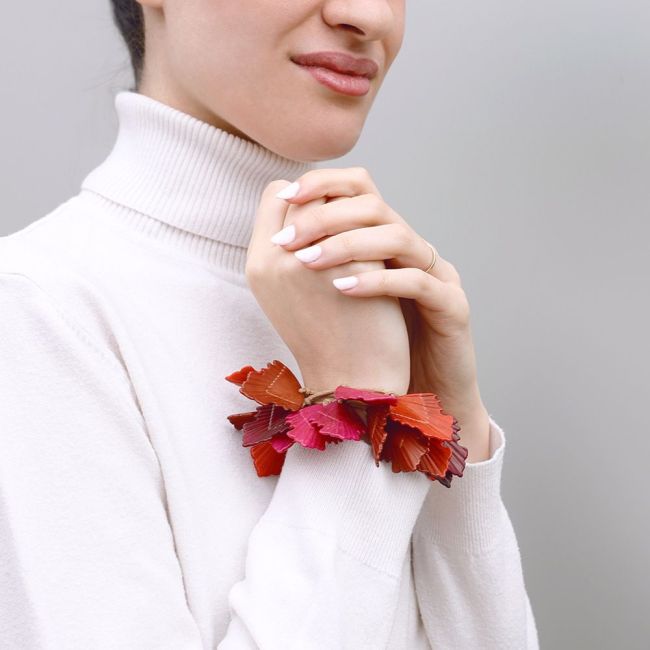 MACRAMÉ RESIN LEAF BRACELET
