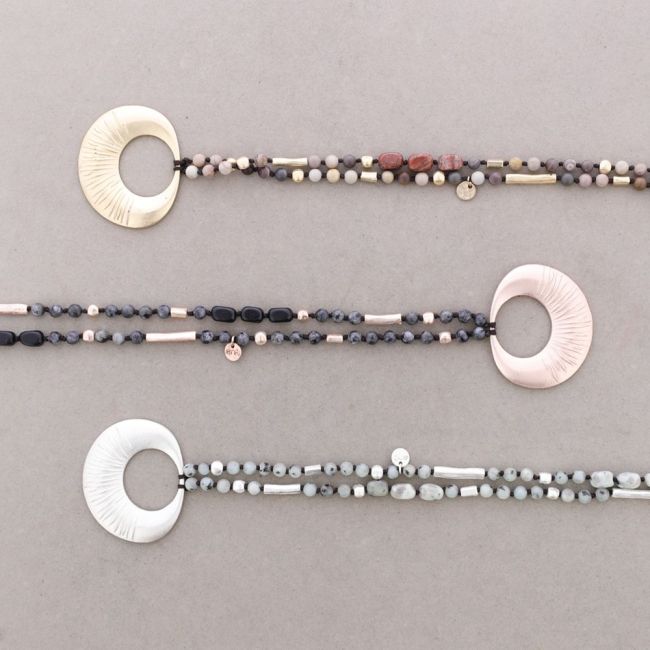 COLLAR LARGO PIEDRAS COLGANTE METAL