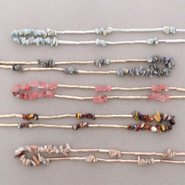 COLLAR LARGO CUENTAS METAL PIEDRAS 2