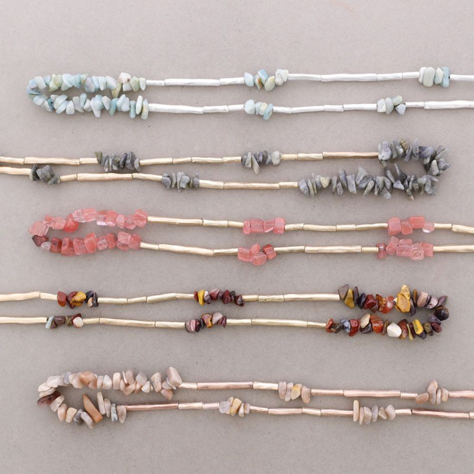 LONG NECKLACE METAL STONE BEADS