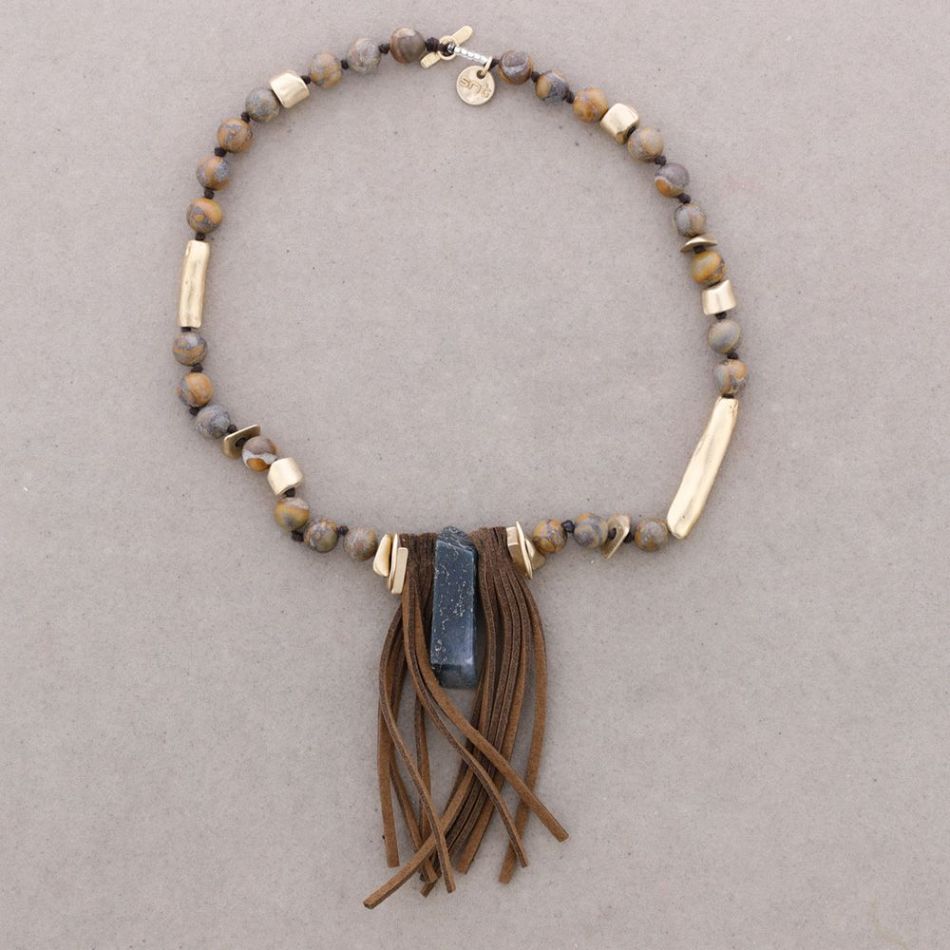 SUEDE FRINGE PENDANT STONE SHORT NECKLACE