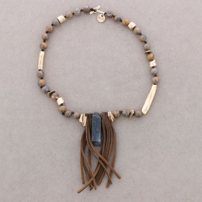 SUEDE FRINGE PENDANT STONE SHORT NECKLACE