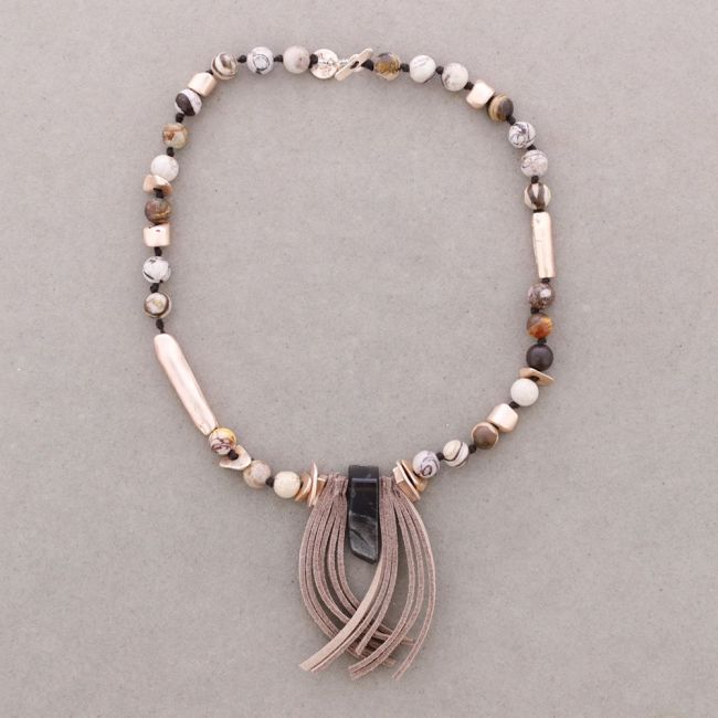 SUEDE FRINGE PENDANT STONE SHORT NECKLACE