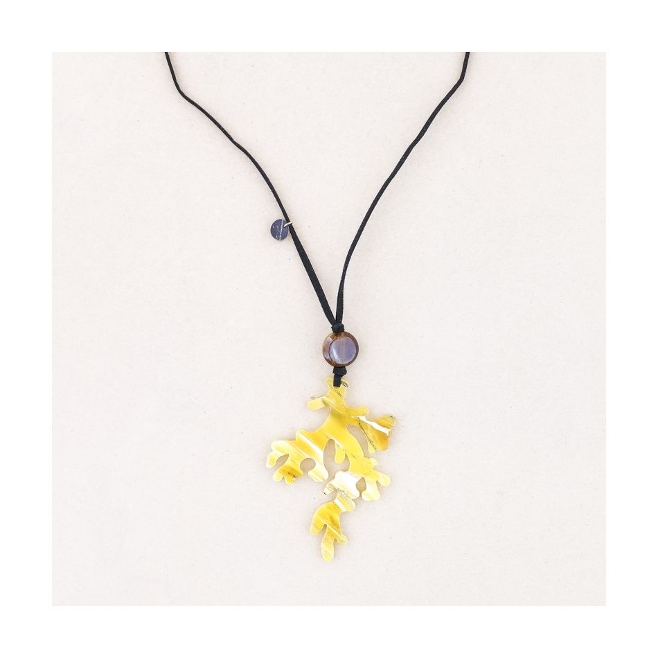 COLLAR LARGO COLGANTE CORAL RESINA