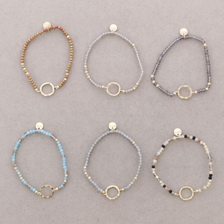 BRACELET WITH MATTE FACETED CRYSTALS AND METAL RING 2