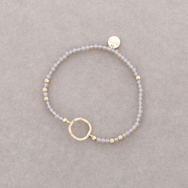 BRACELET WITH MATTE FACETED CRYSTALS AND METAL RING
