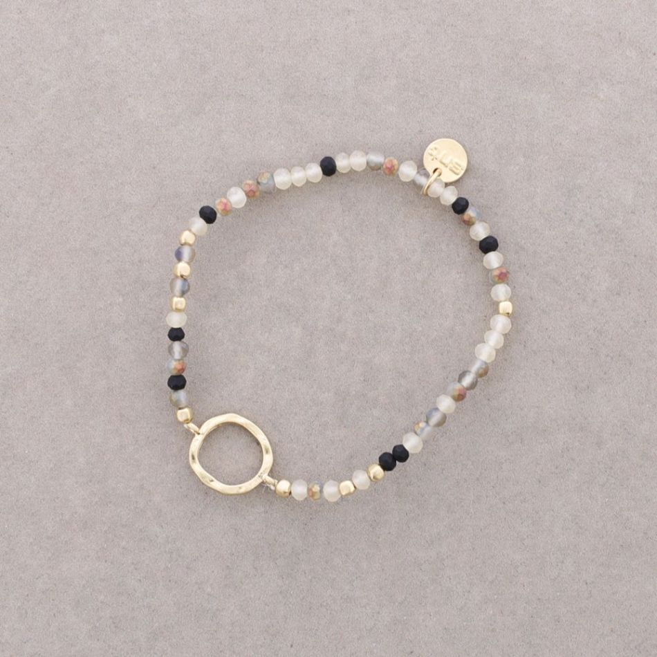 BRACELET WITH MATTE FACETED CRYSTALS AND METAL RING