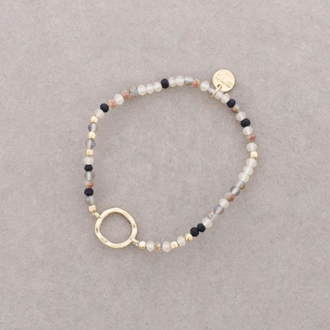 BRACELET WITH MATTE FACETED CRYSTALS AND METAL RING