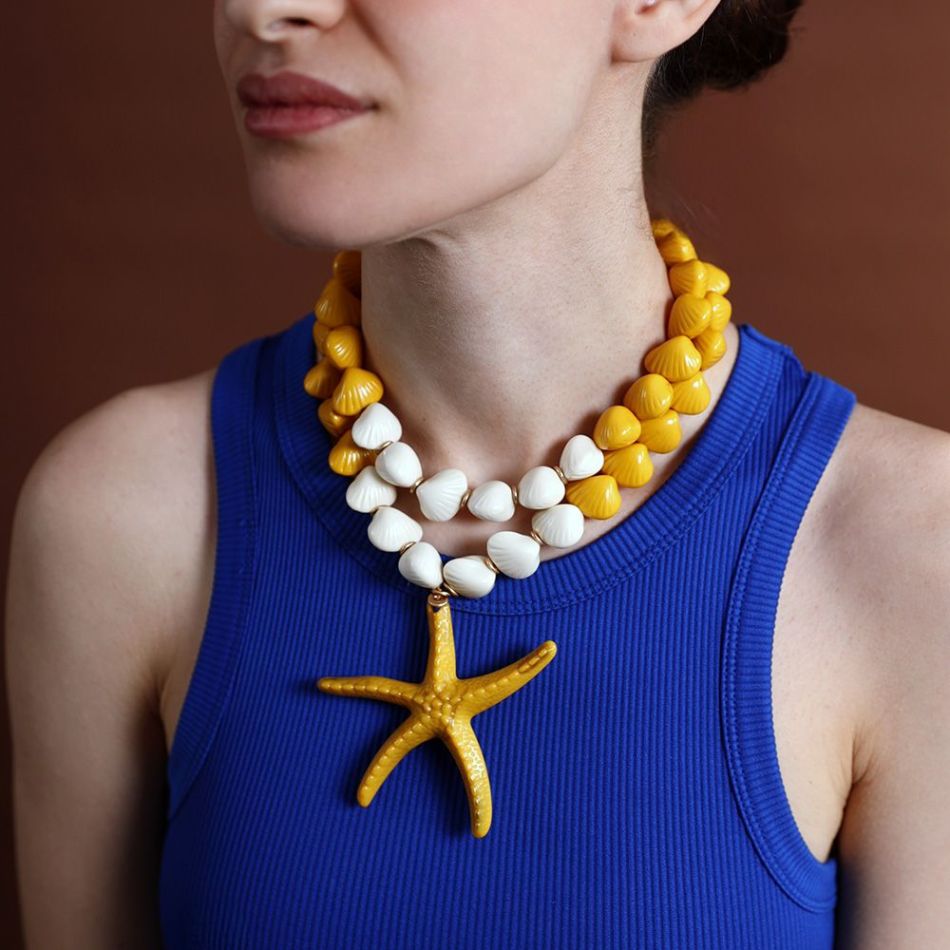 DOUBLE BEAD NECKLACE WITH RESIN STARFISH PENDANT