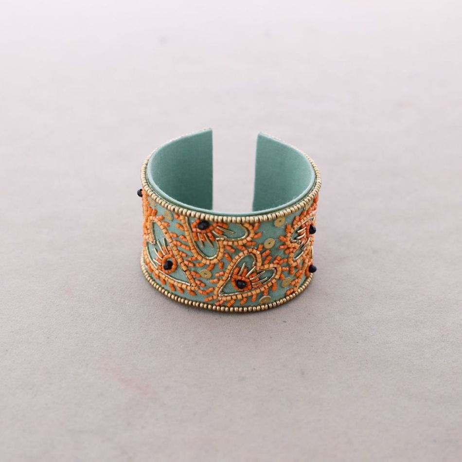 ADJUSTABLE ETHNIC BRACELET WITH TURKISH EYE BEADS